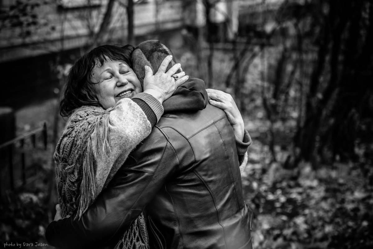 Трогательные объятия