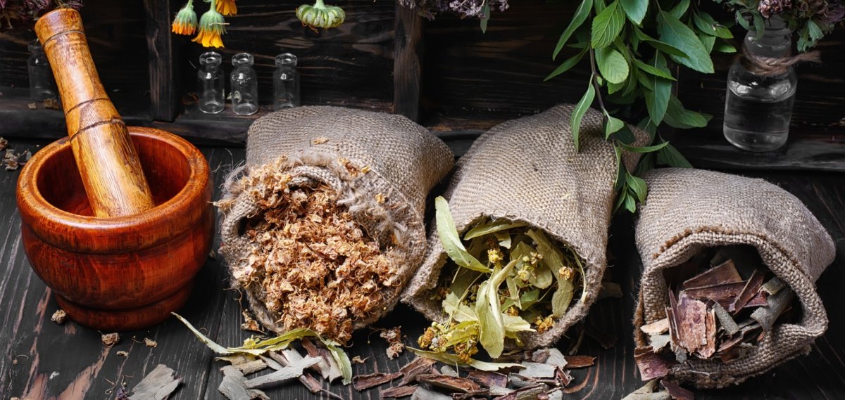 Средневековые ступки с травой