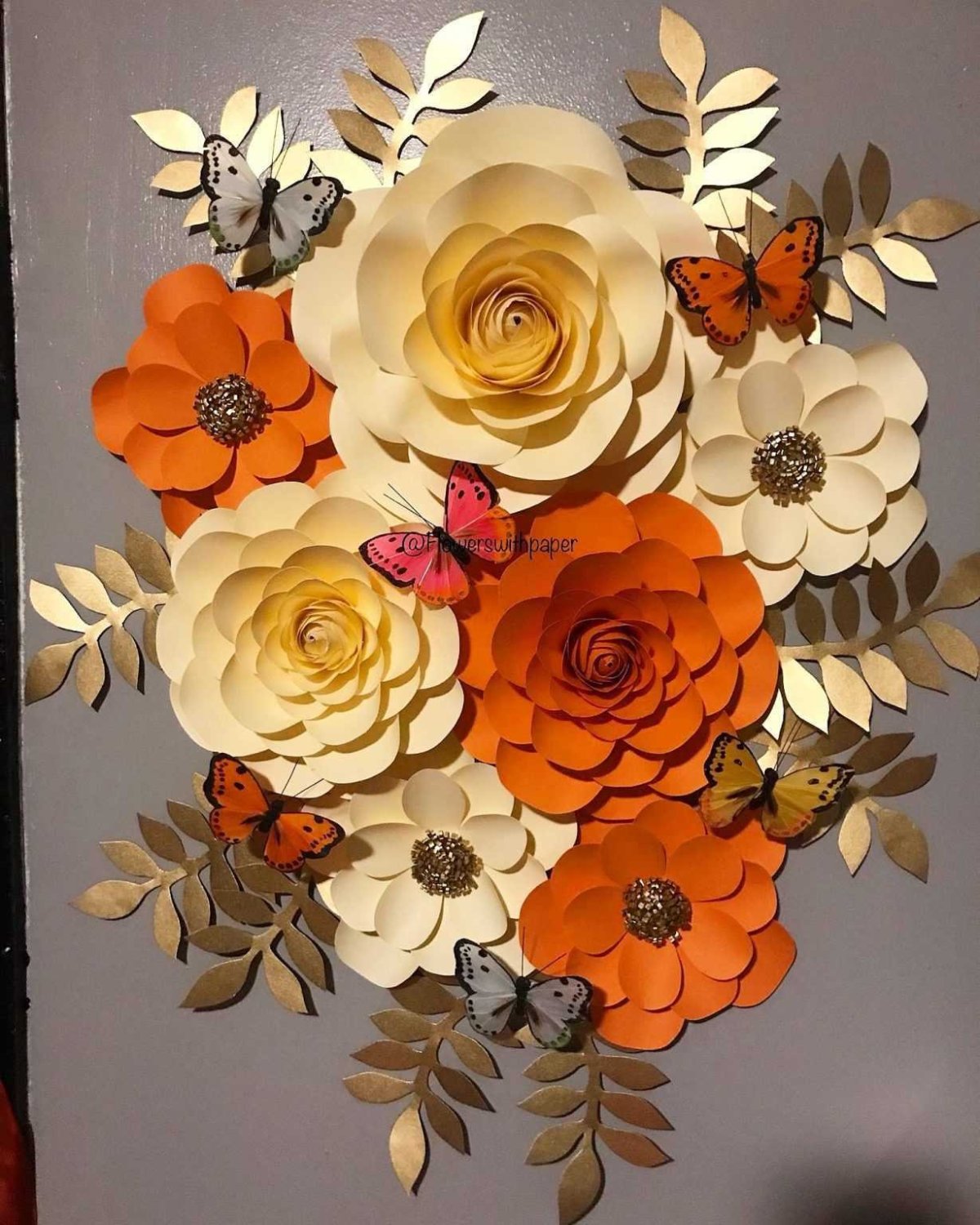 Панно из объемных бумажных цветов