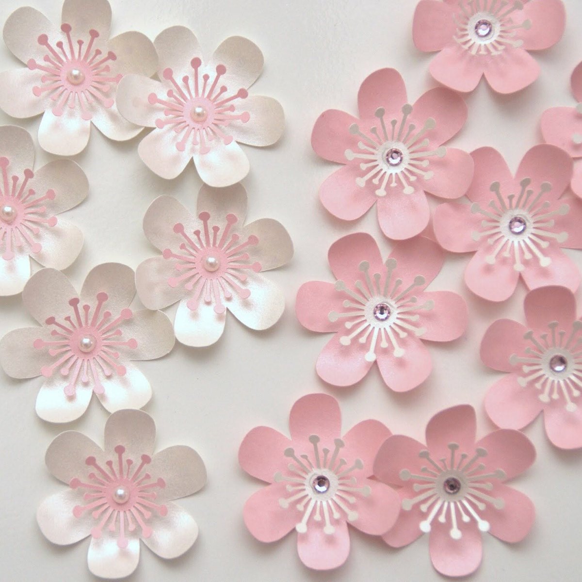 Мелкие объемные цветочки