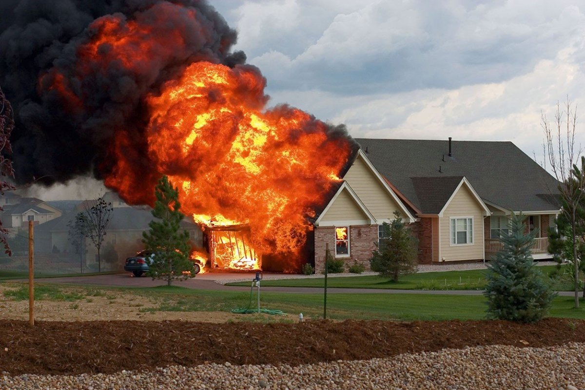 Дом в огне