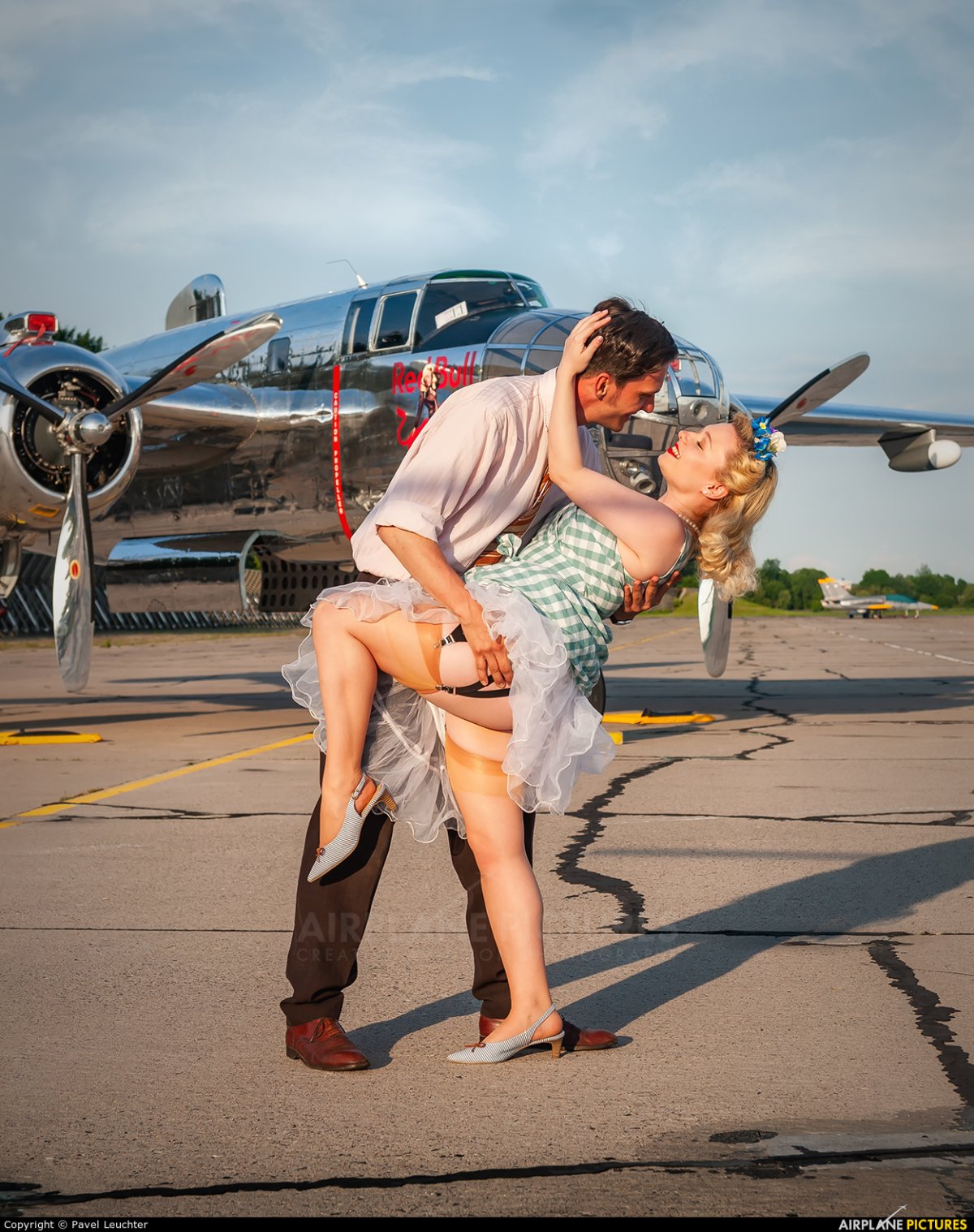 Первым делом самолеты