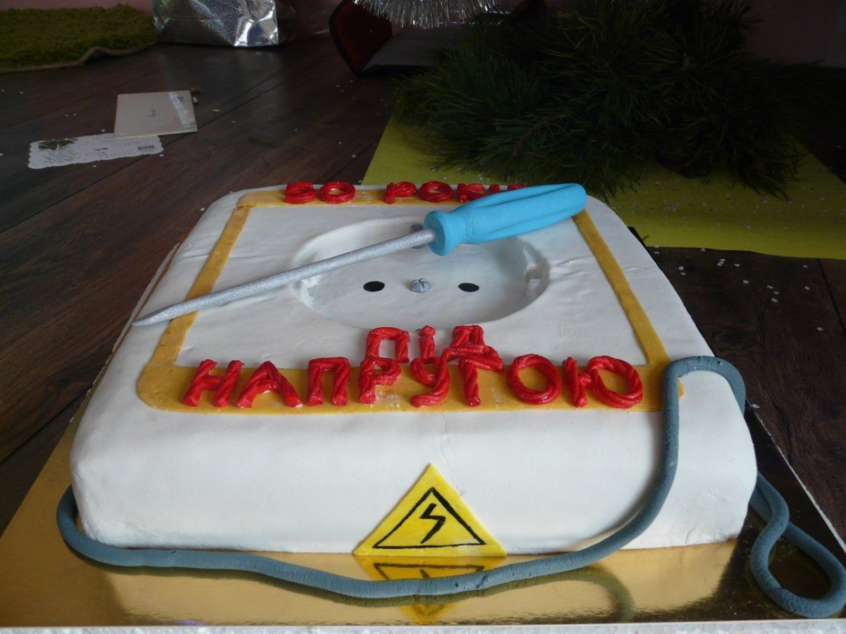 Торт электрику