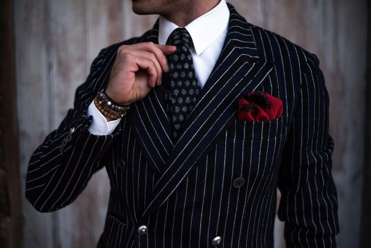 Костюм в полоску мужской