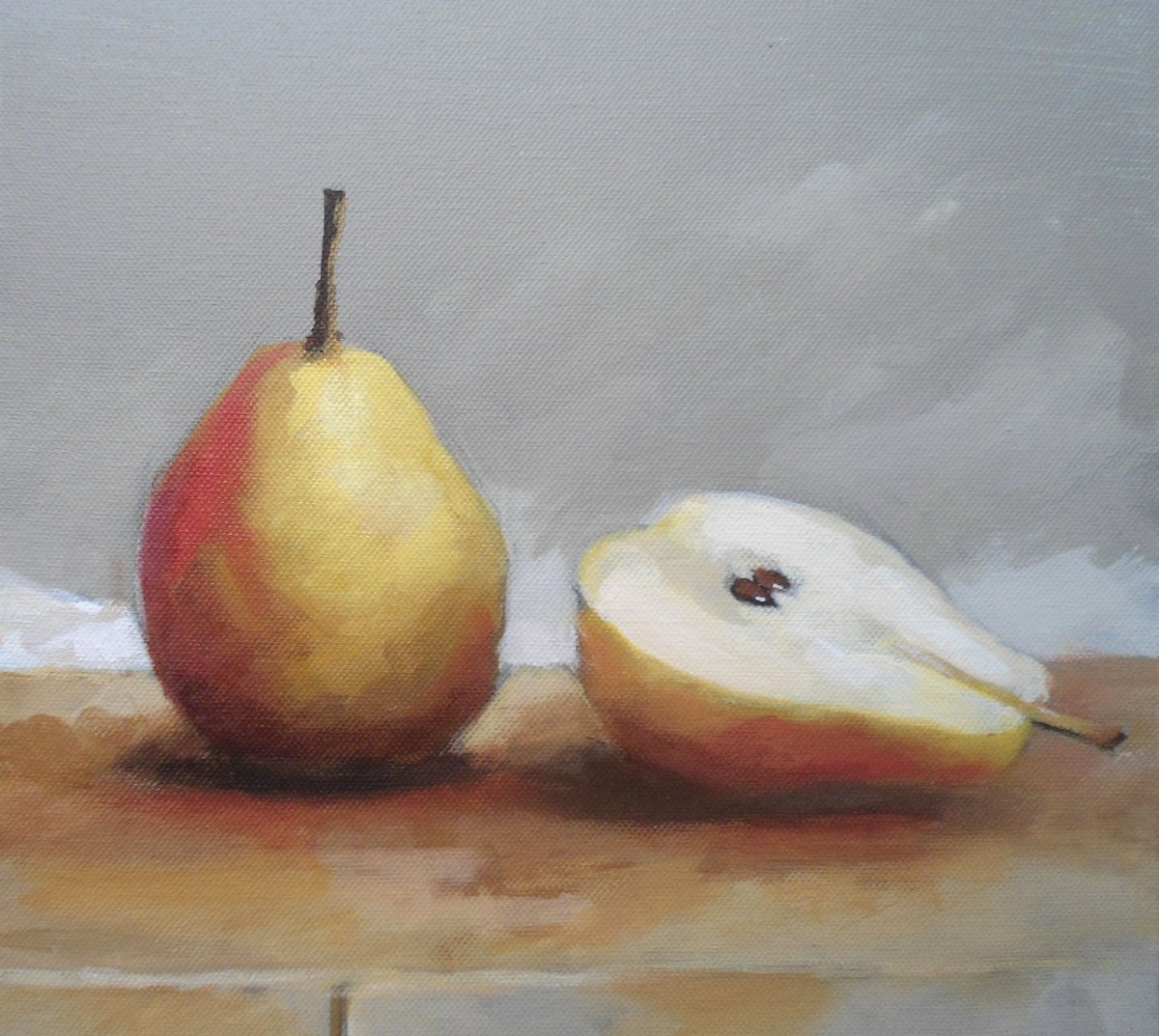 Яблоко с листьями и груша и акварелью
