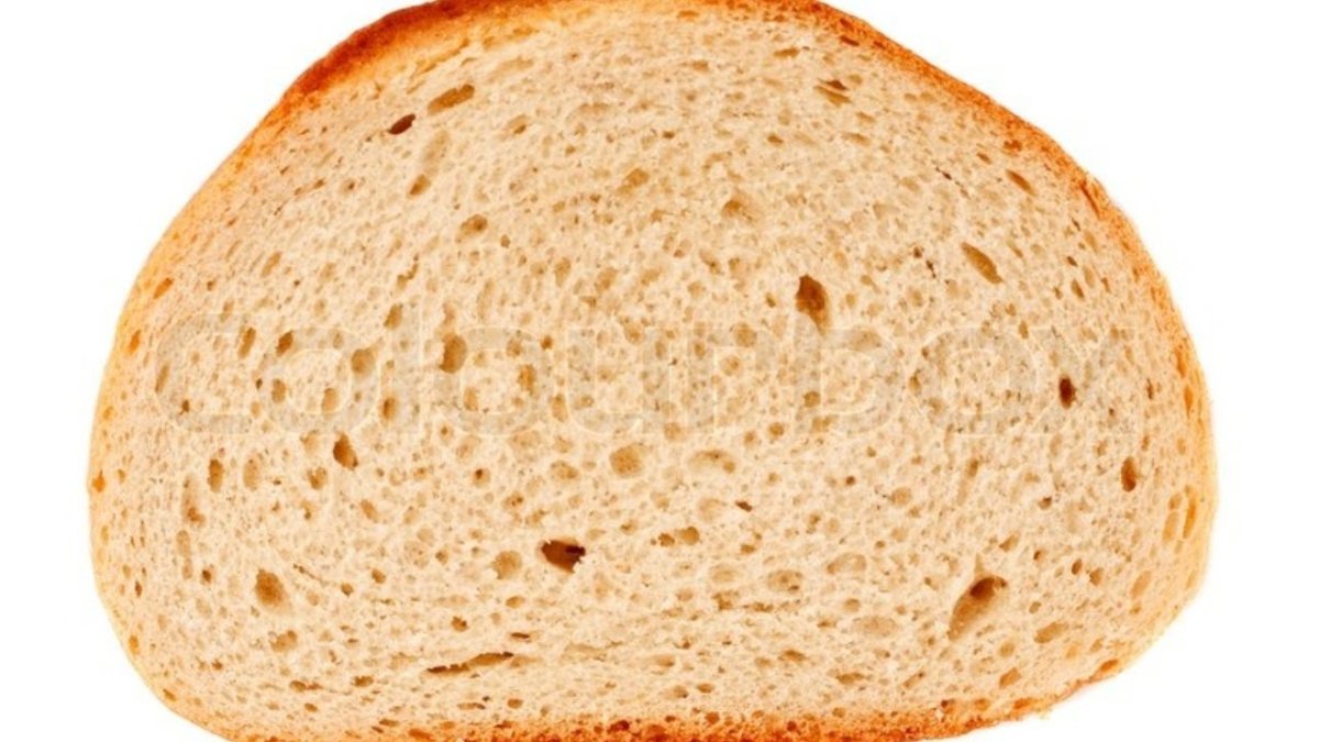 Батон кусочек на белом фоне