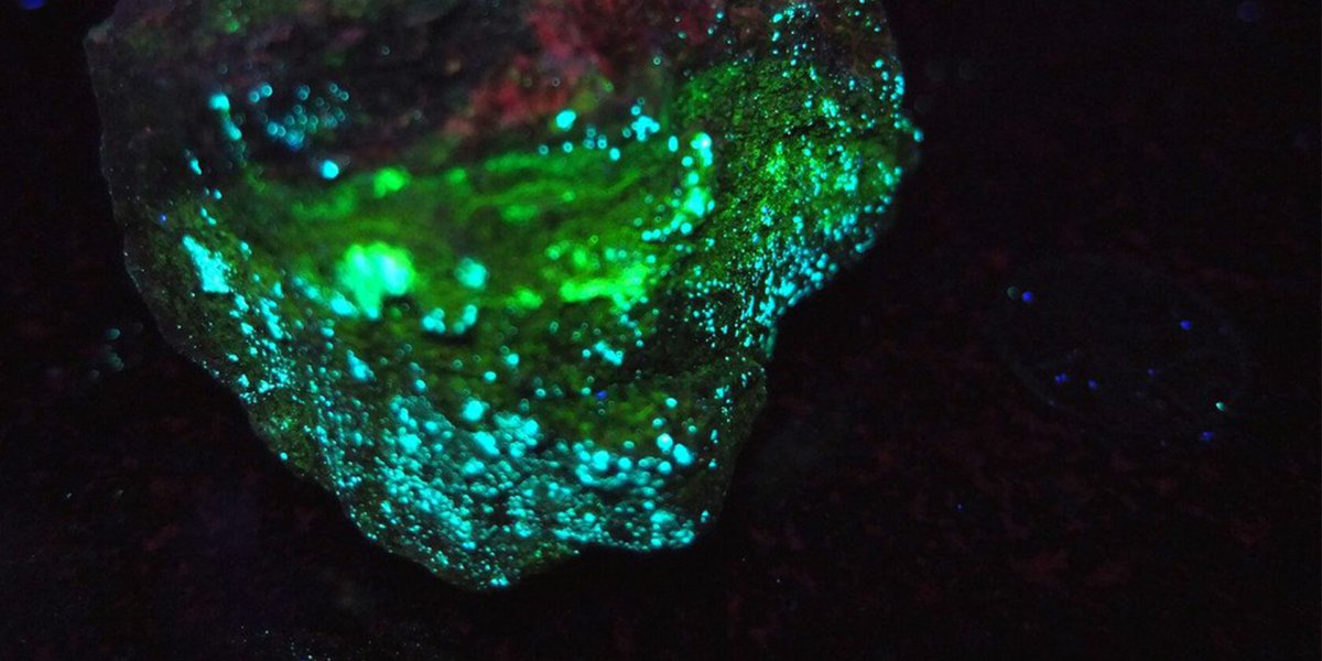 Уран камень радиоактивный