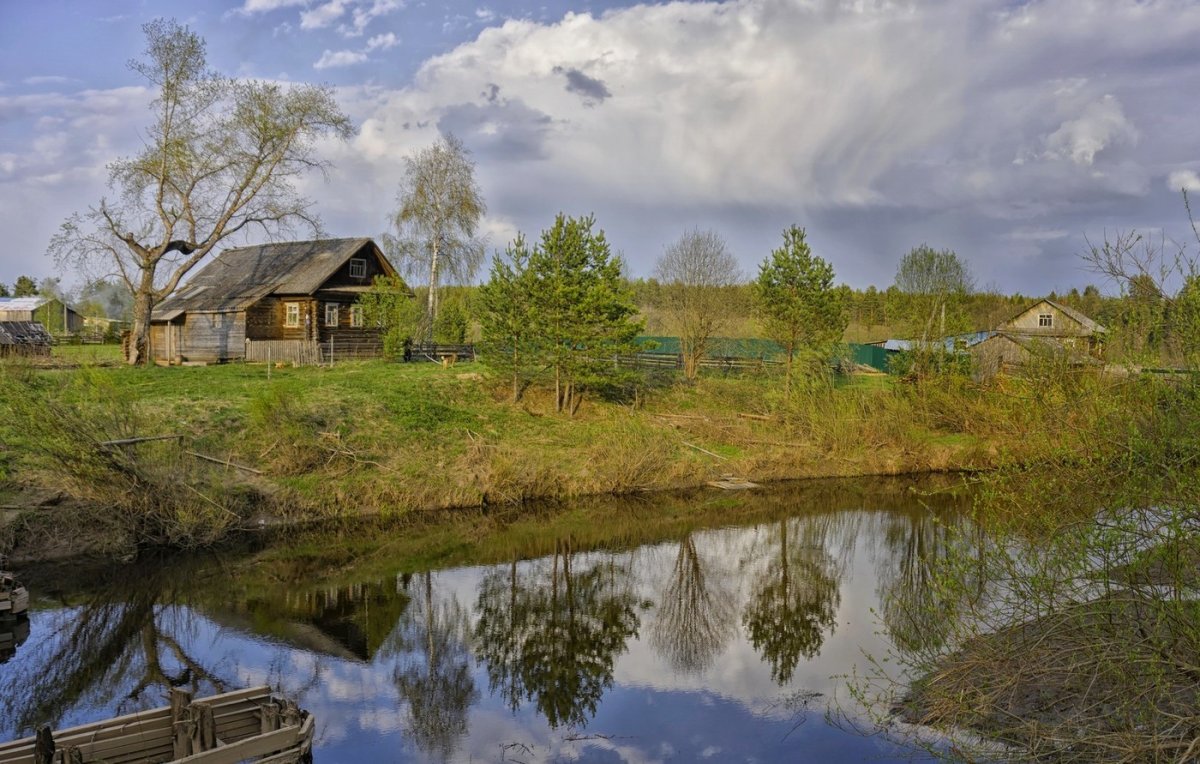 Деревня у реки