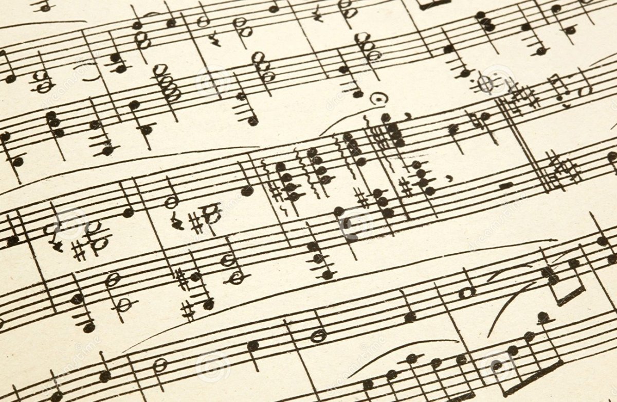 Рисунки на нотной партитуре