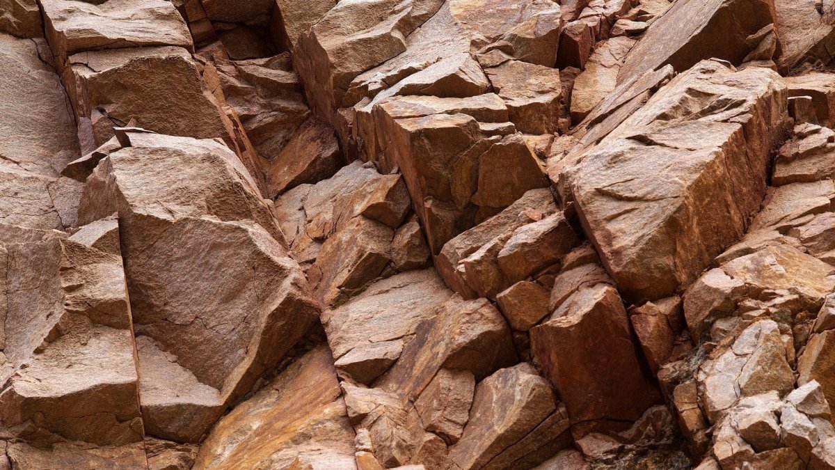 Скалы и камни