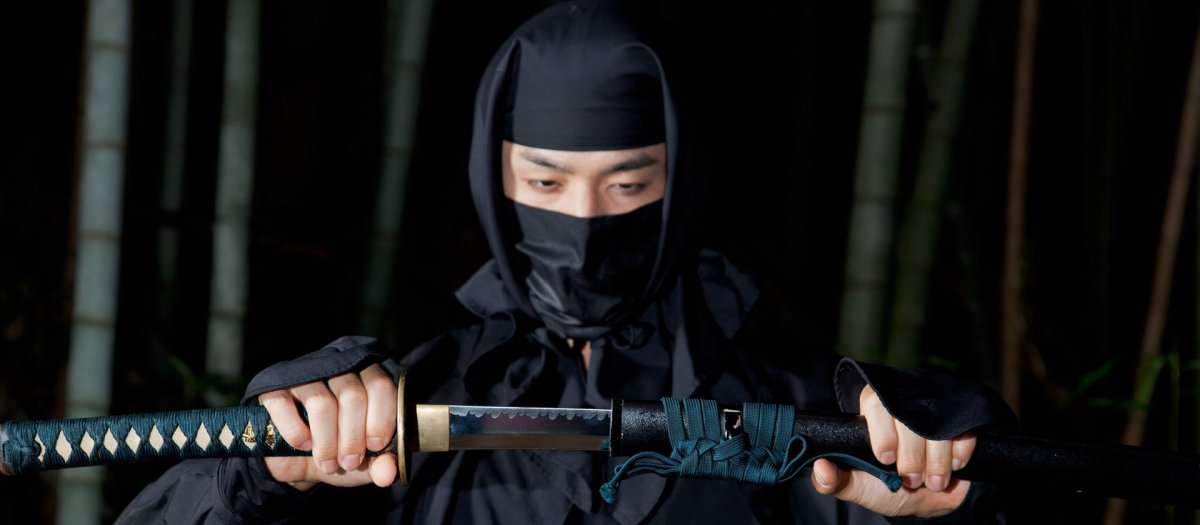 Мужчина с мечом