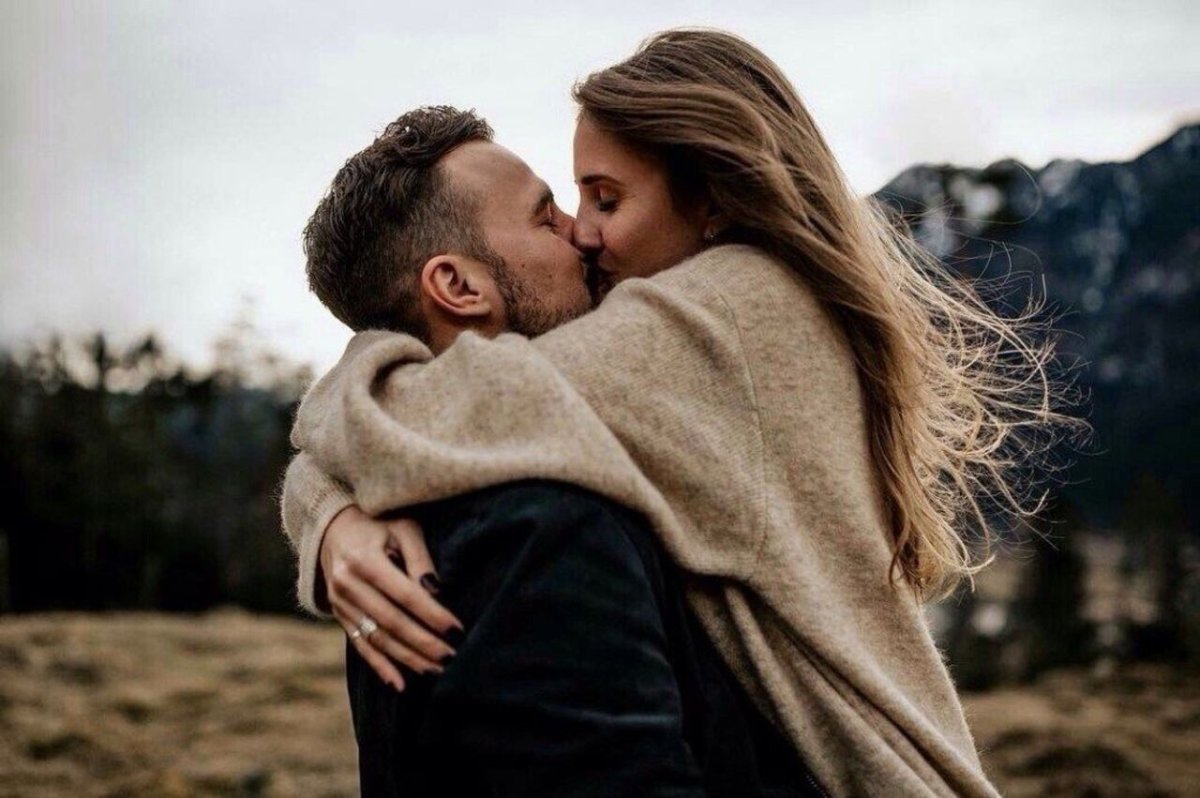 Объятия пары