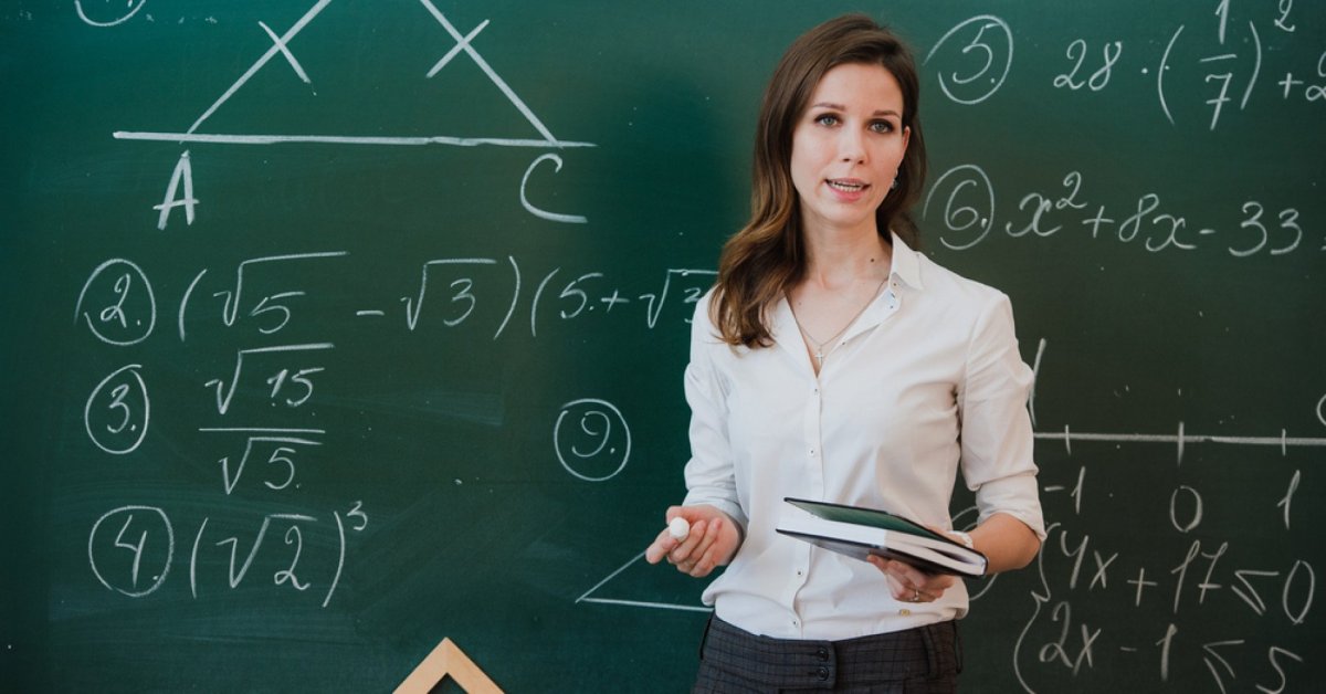 Девушка учитель