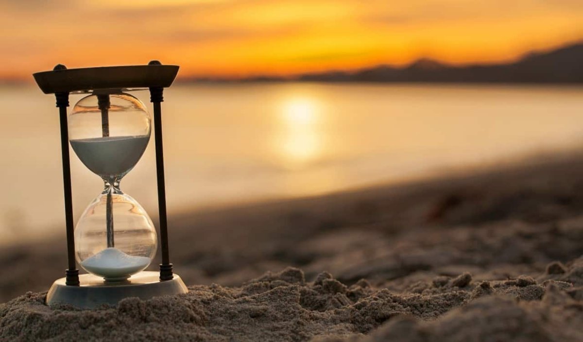 Песочные часы море