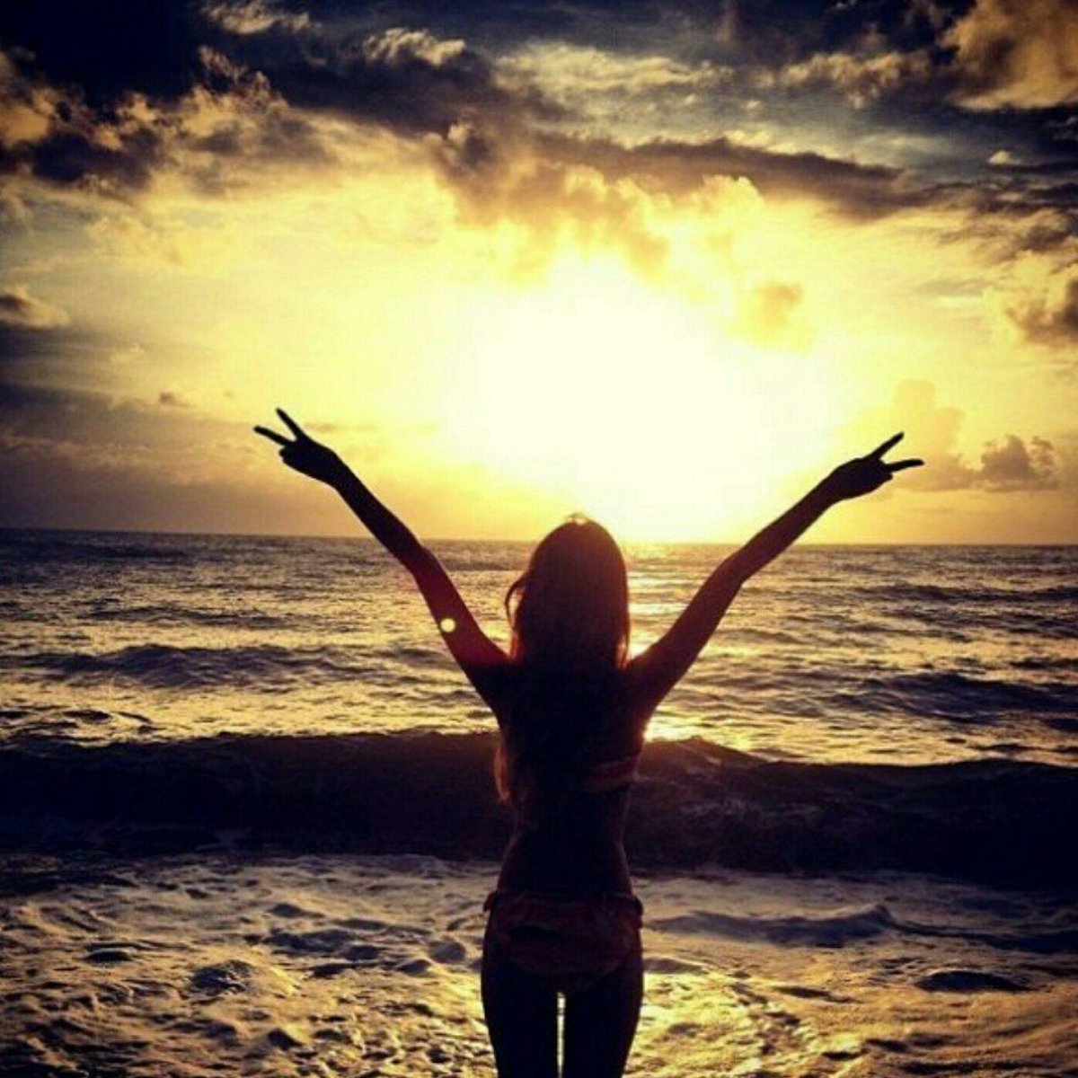 Девушка на закате