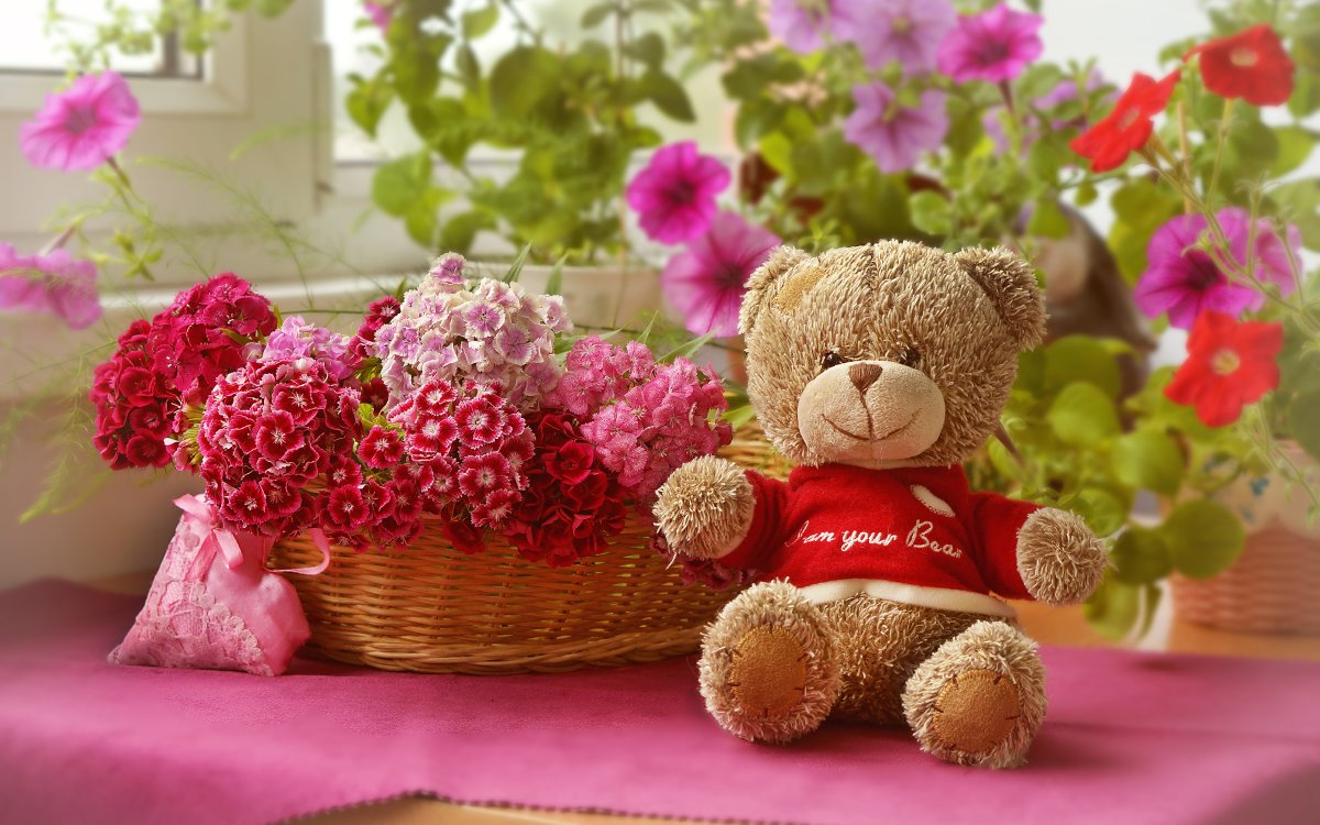 Мишка с цветами