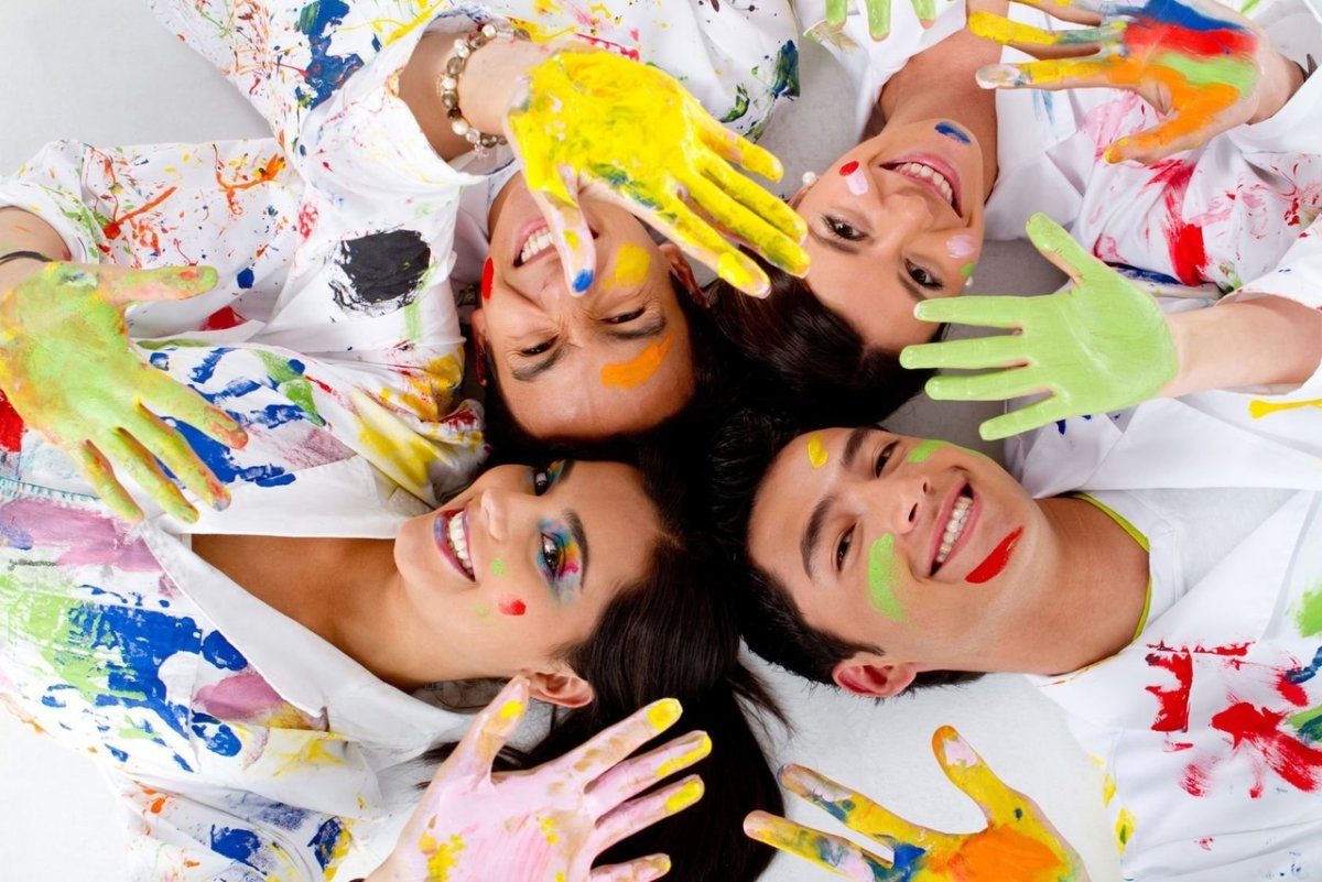 Человек в краске