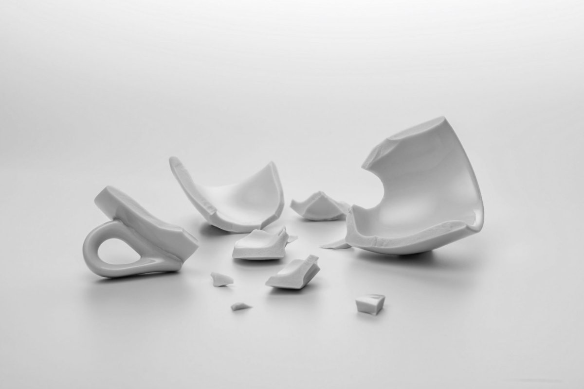 Разбитая чашка