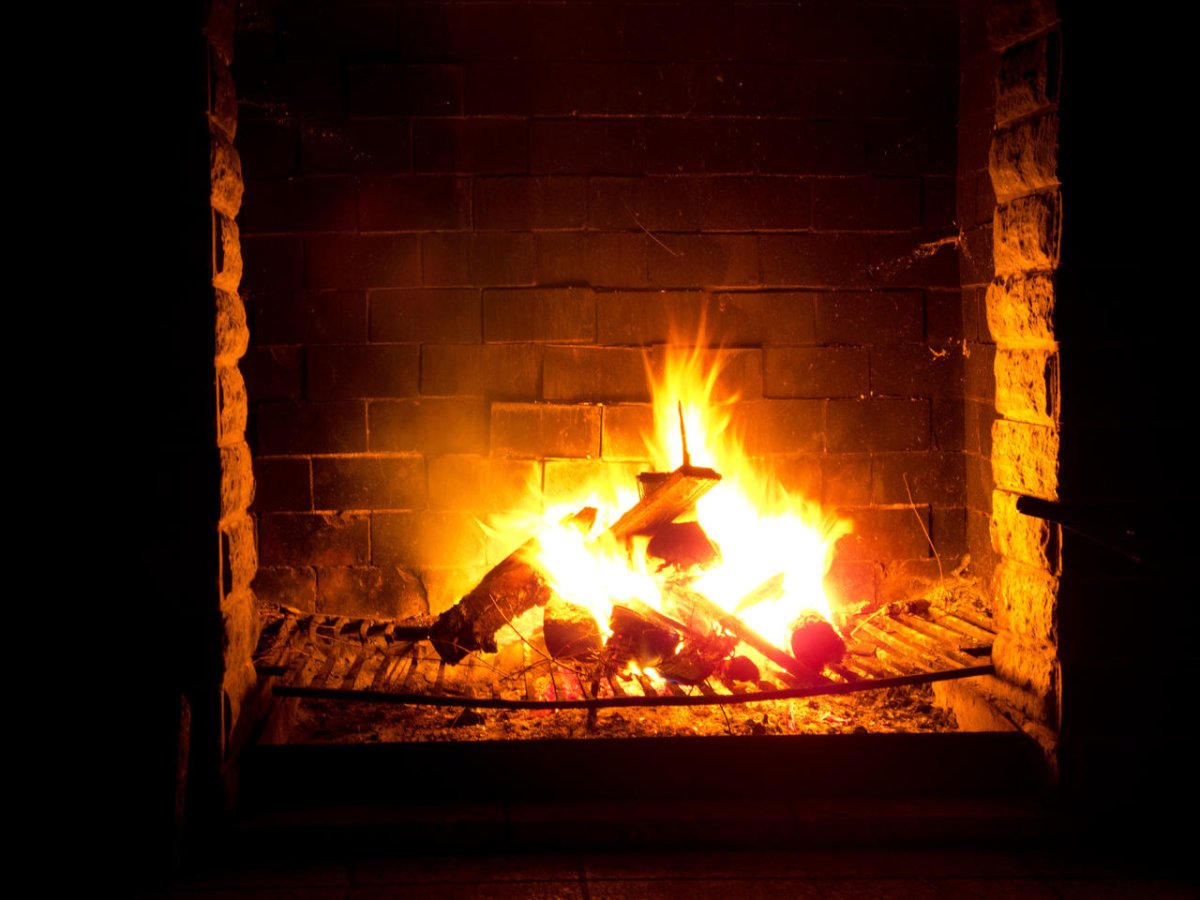Огонь в камине