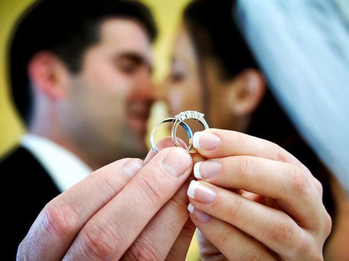 Жених с кольцом