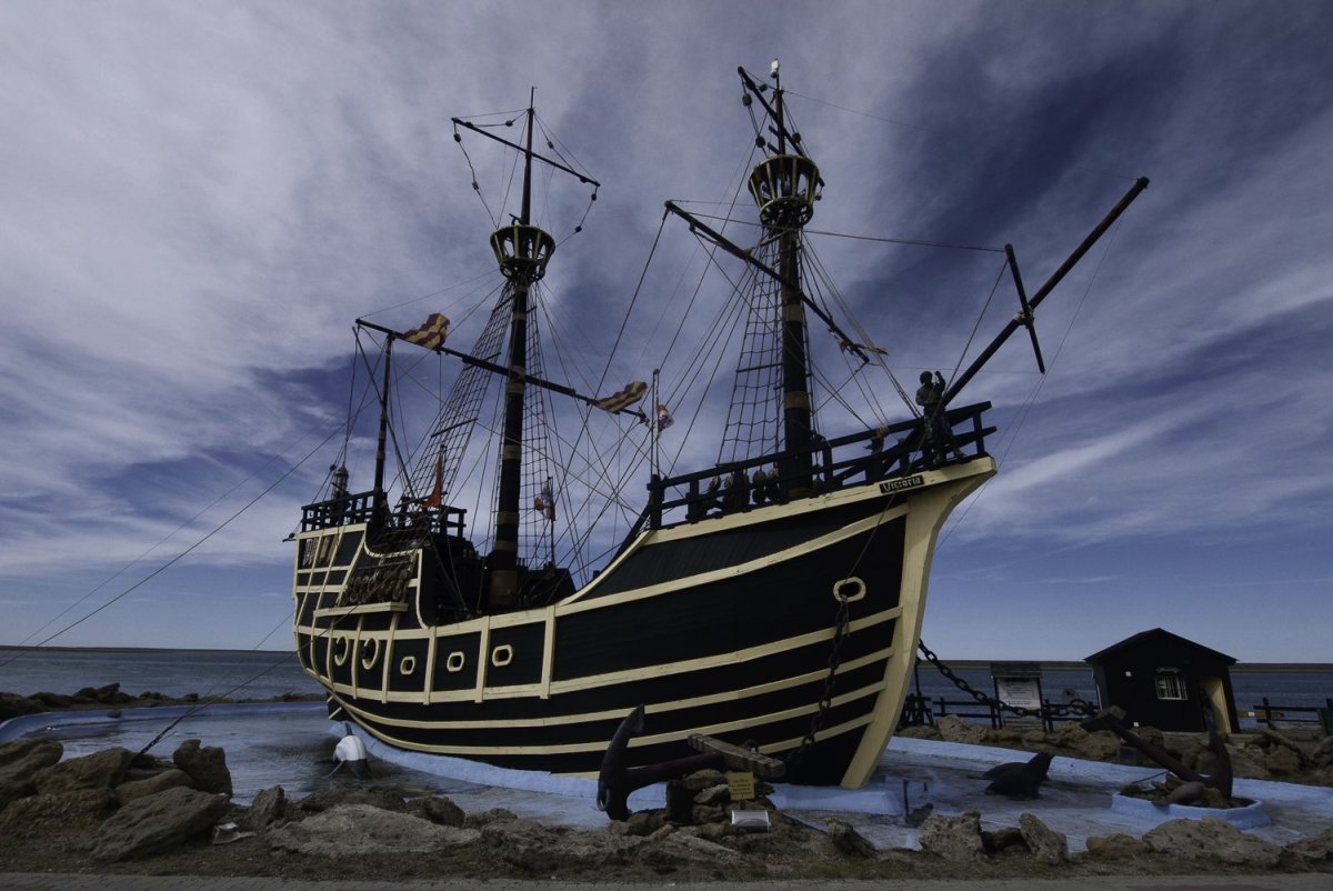 Пиратская шхуна черная Жемчужина