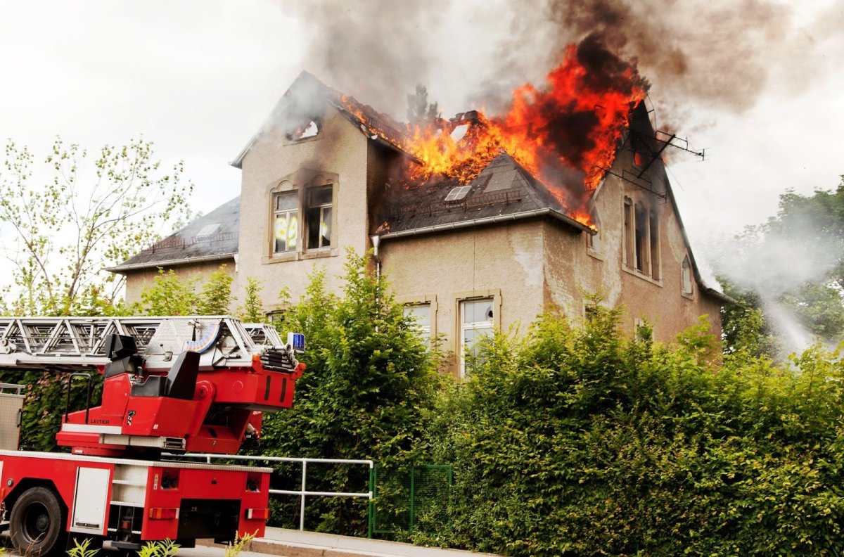 Домик пожар