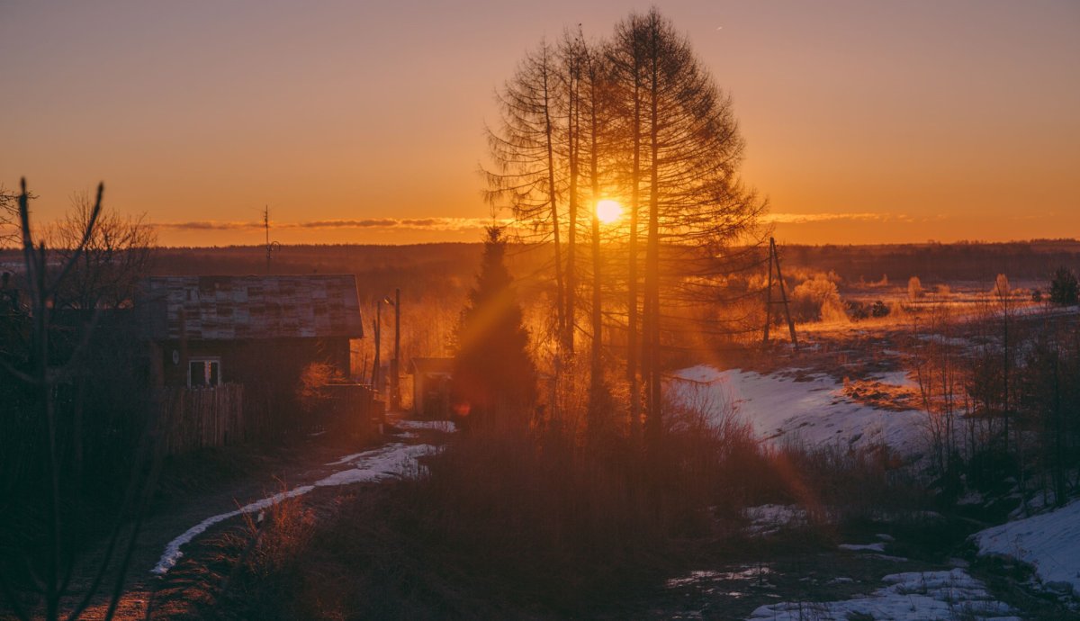 Закат в деревне зимой