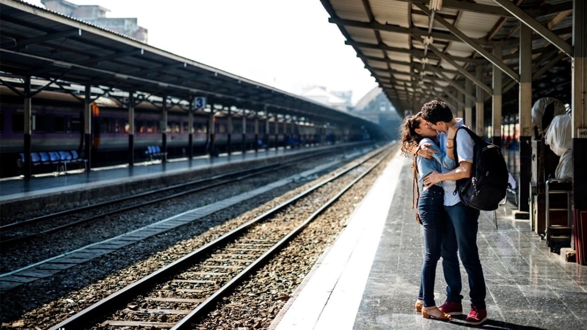 Влюбленные на вокзале