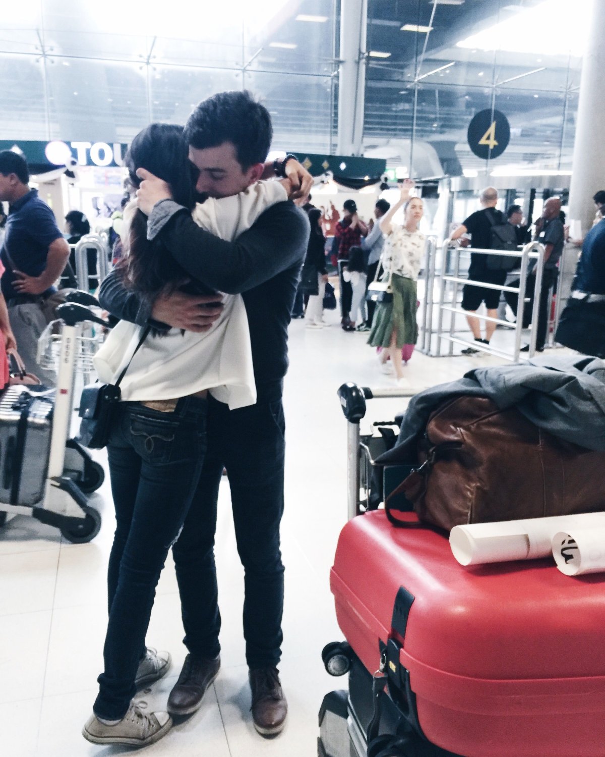 Встреча в аэропорту влюбленных