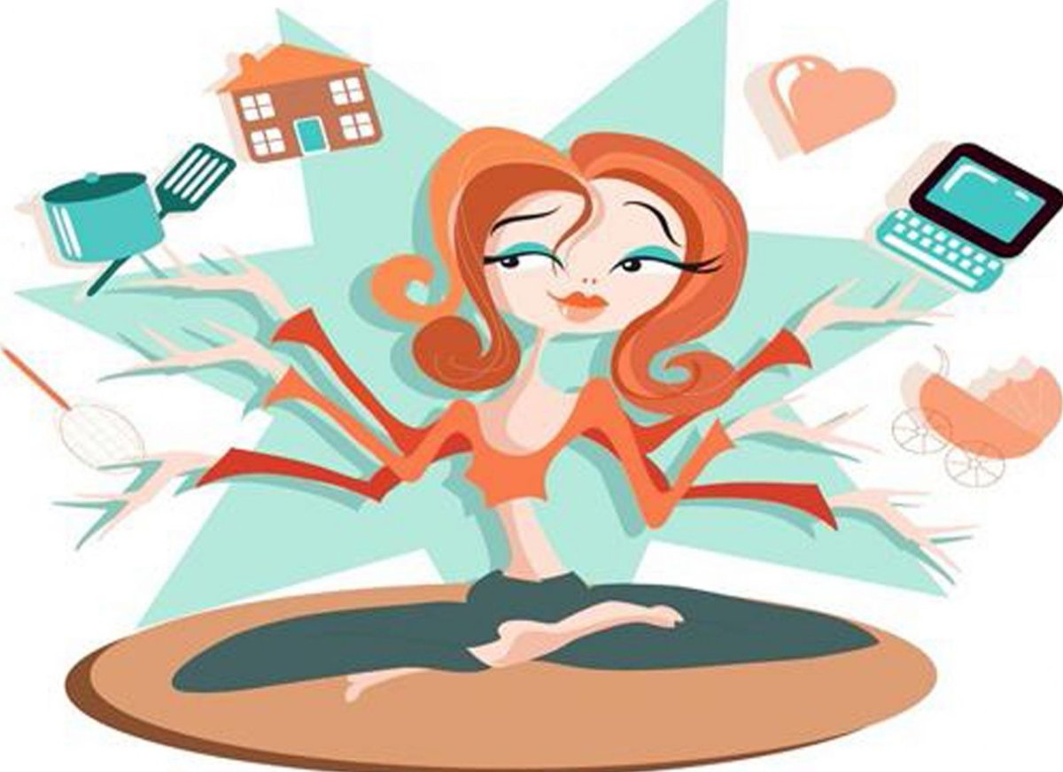 Многорукая женщина все успевает