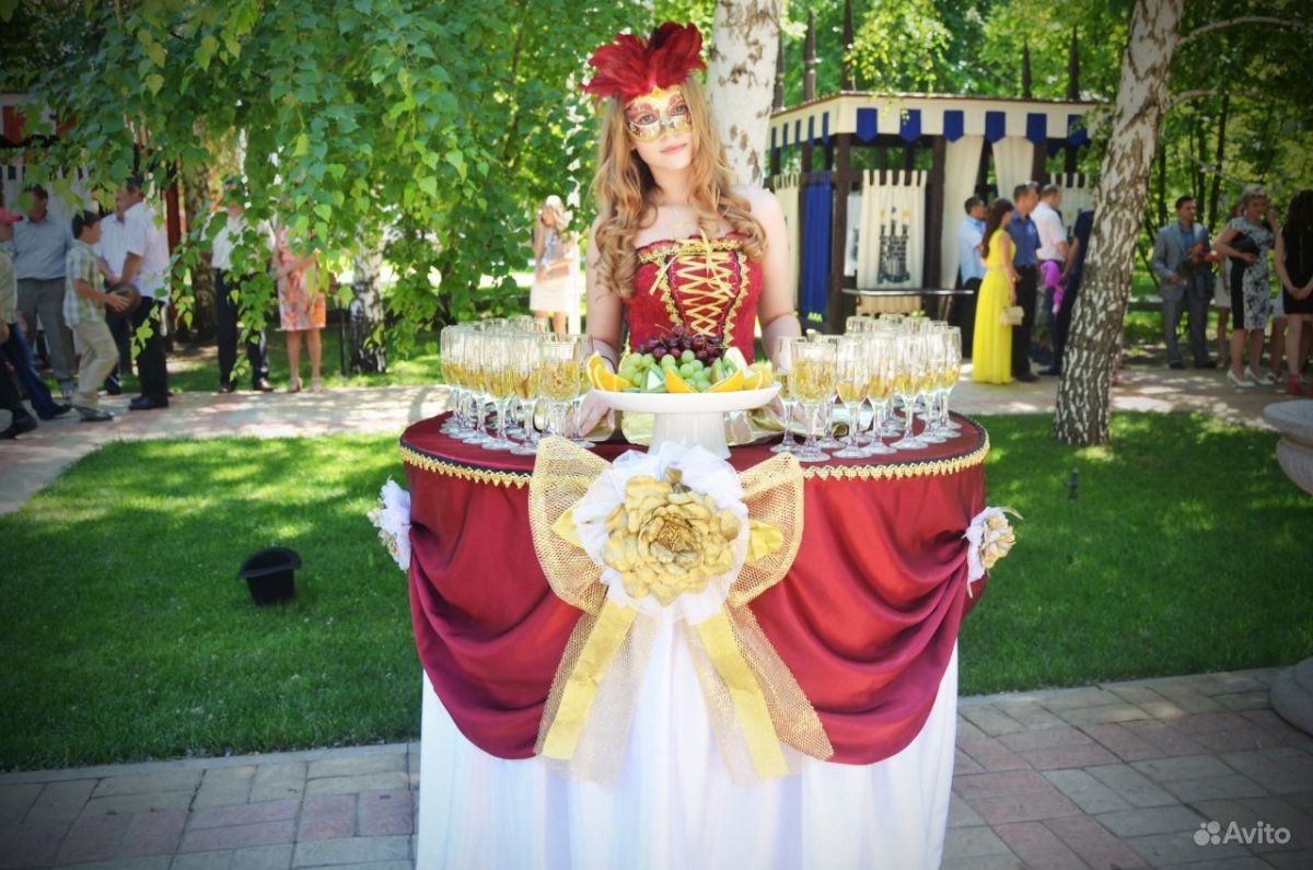 Подруги в кафе