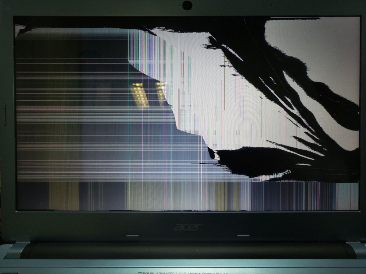 Разбитый экран ноутбука