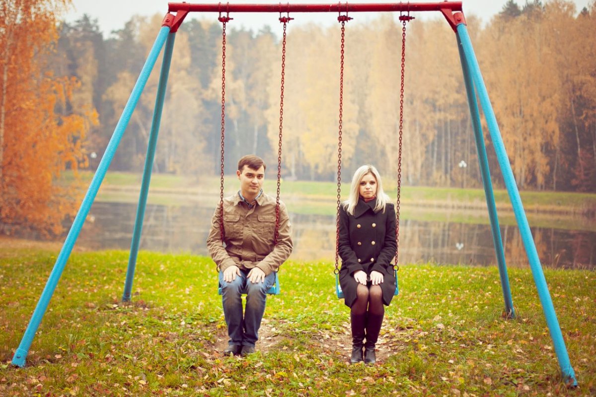 Человек на качелях