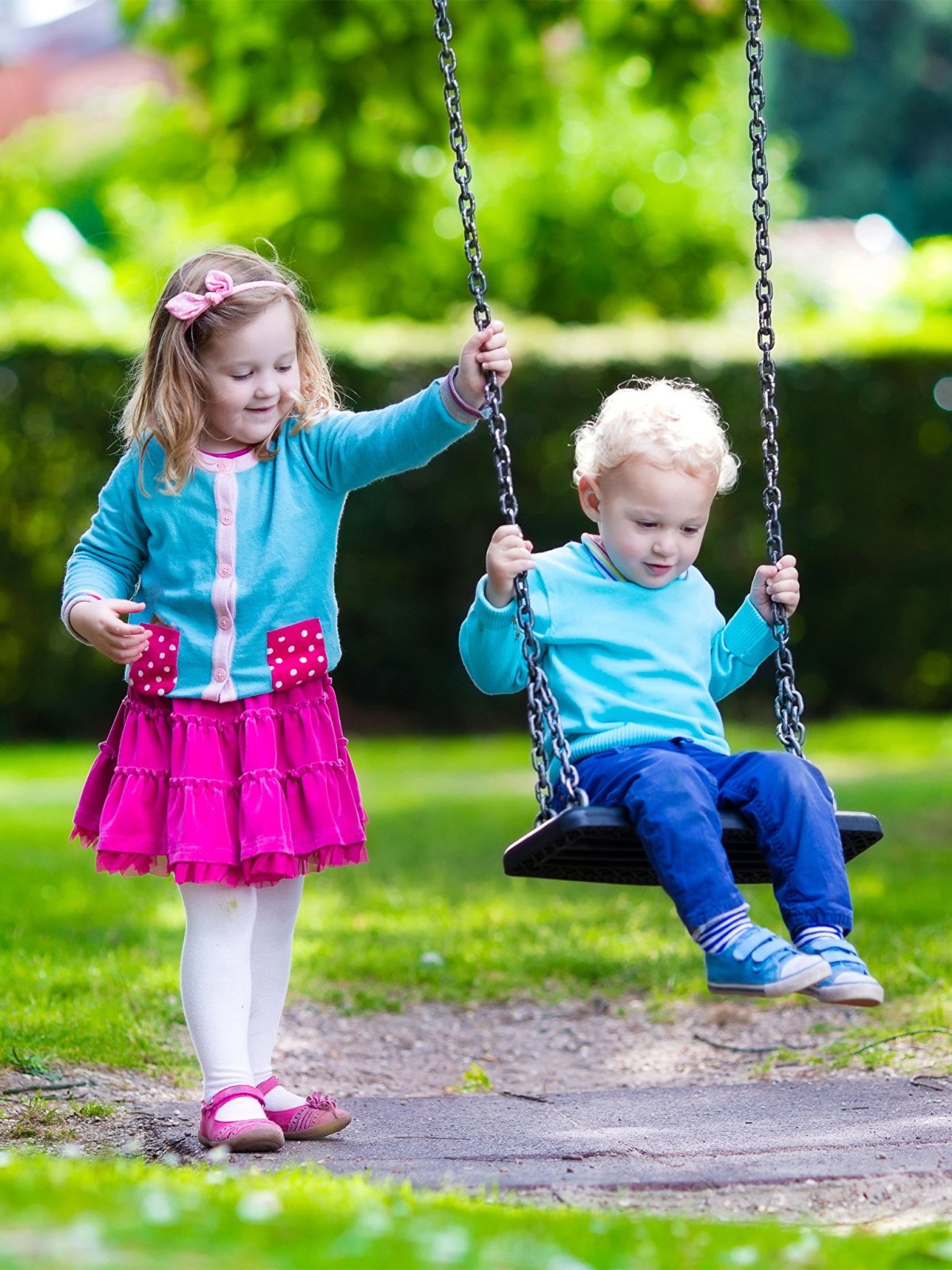 Качели для детей