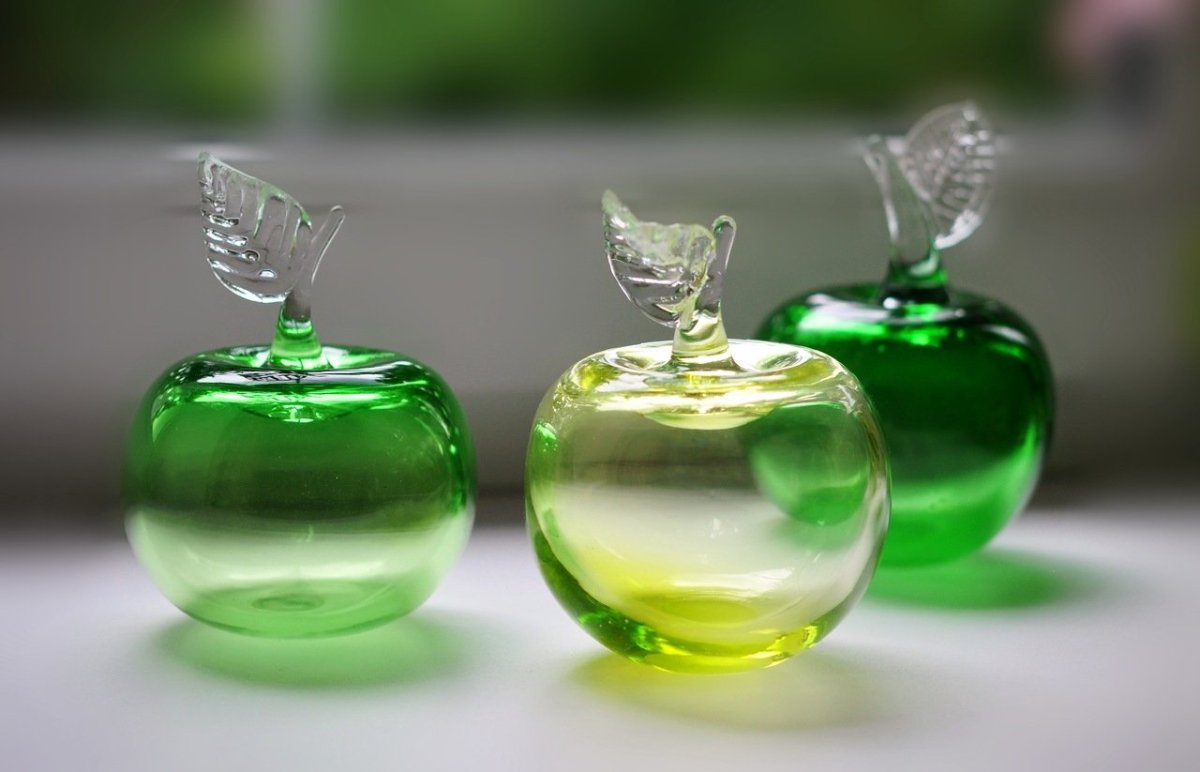 Стеклянное яблоко