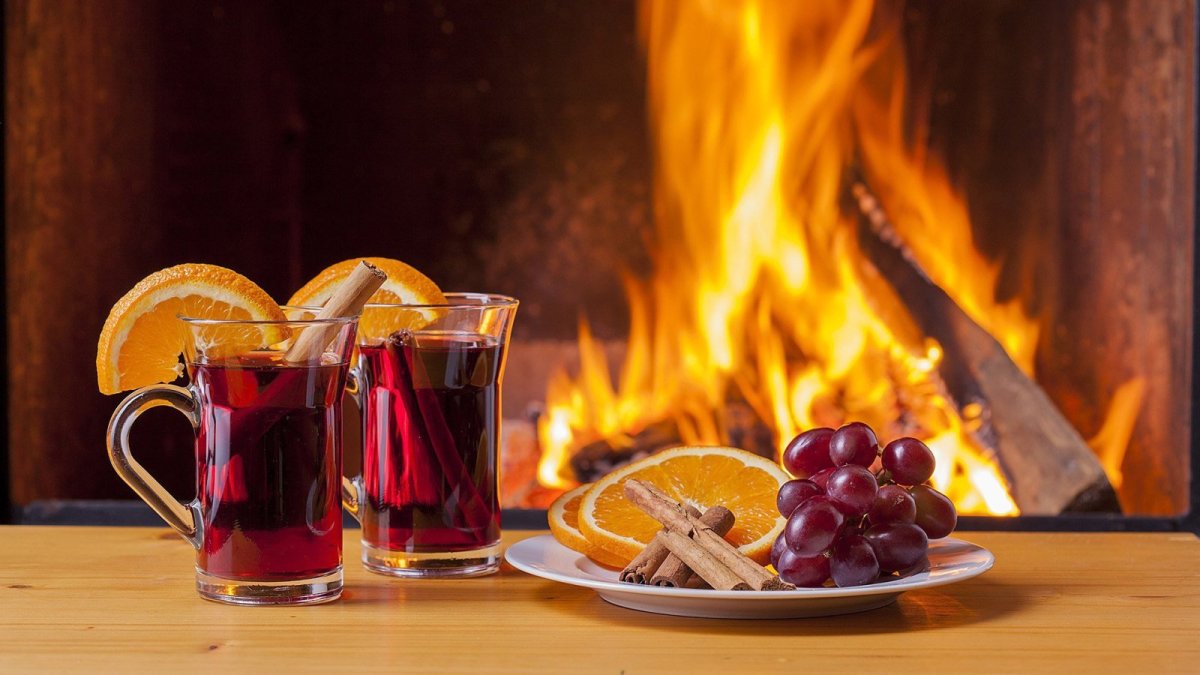 Глинтвейн у камина