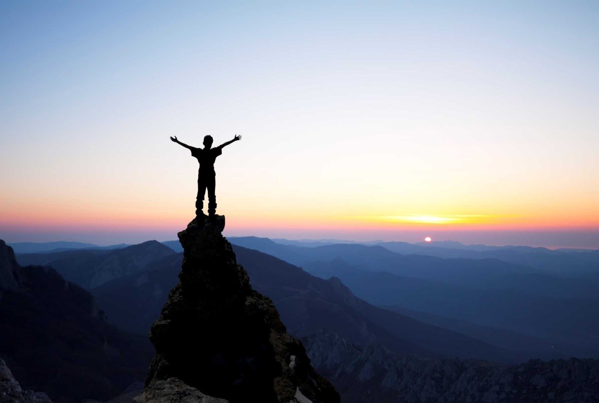 Человек на вершине горы