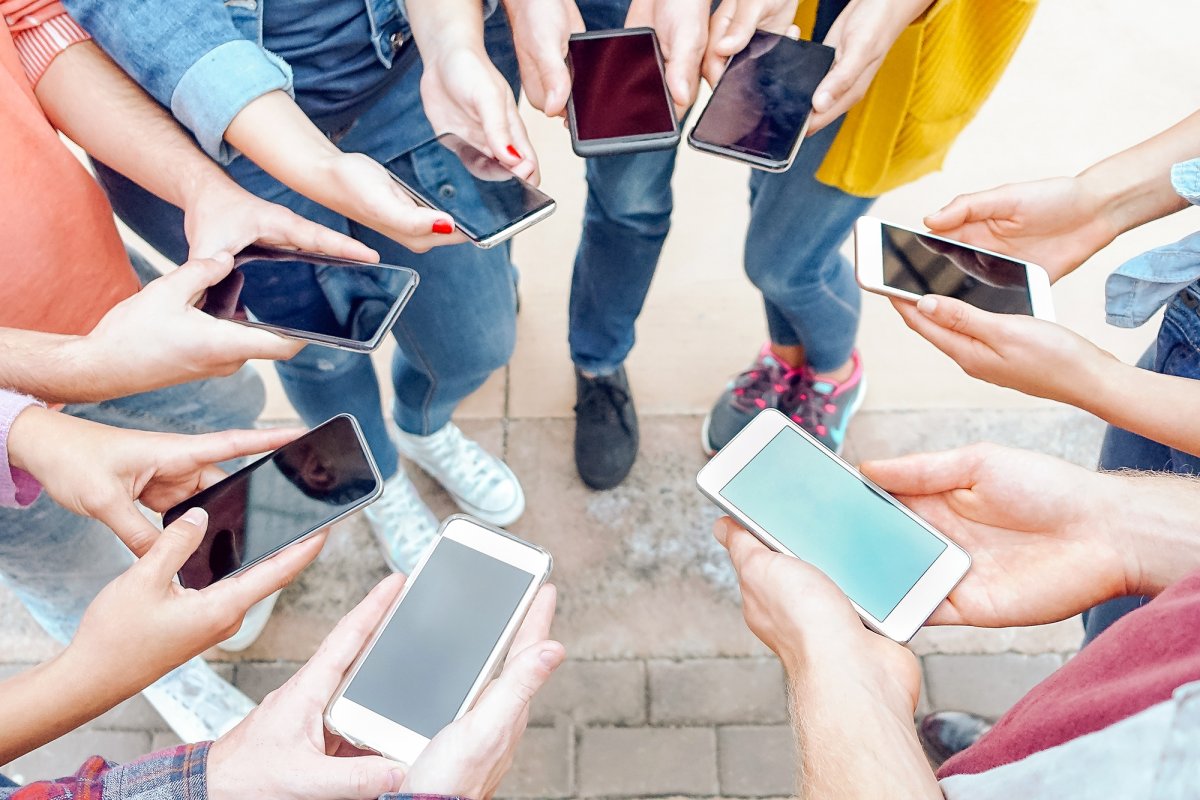 Человек с телефоном