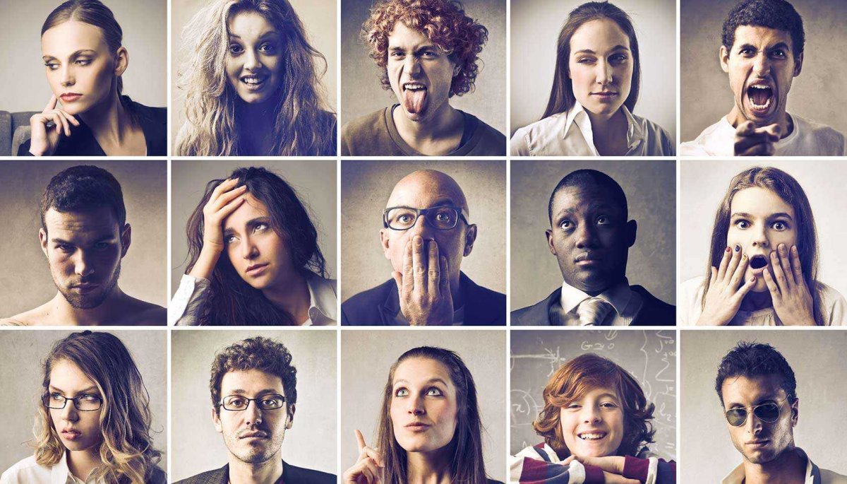 Человек в маске