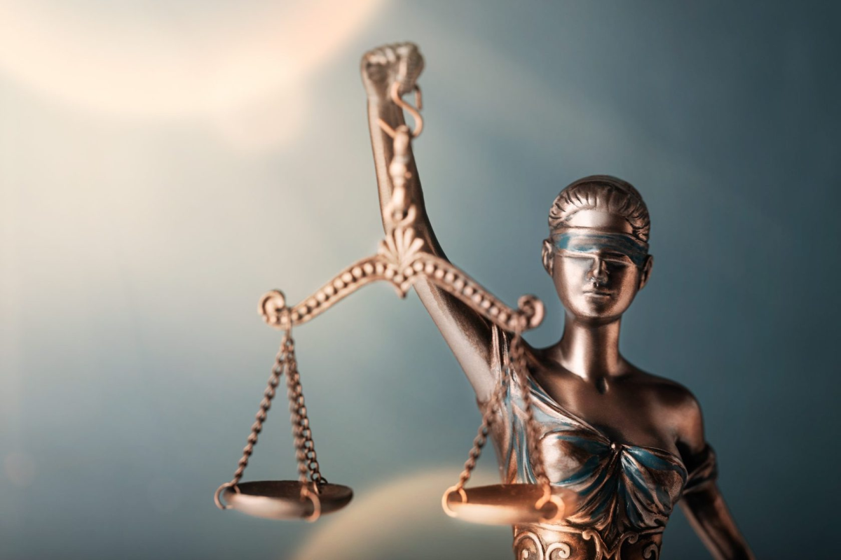 Богиня правосудия Темис статуя