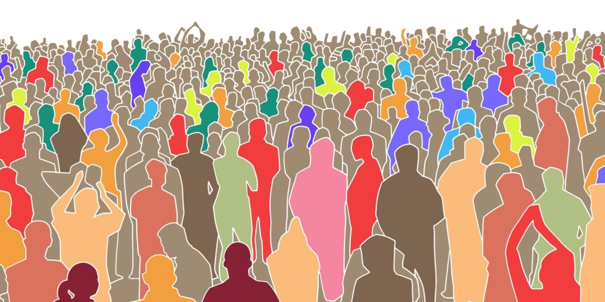 Огромное скопление людей