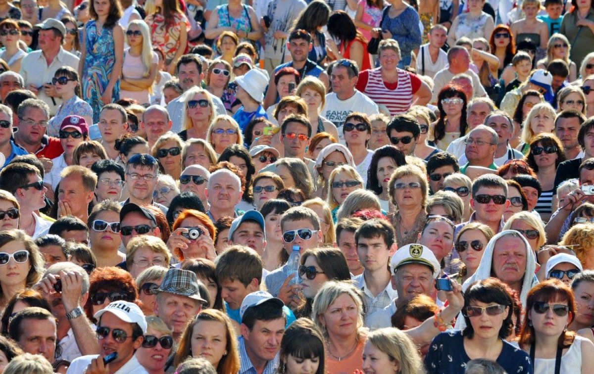 Население России люди