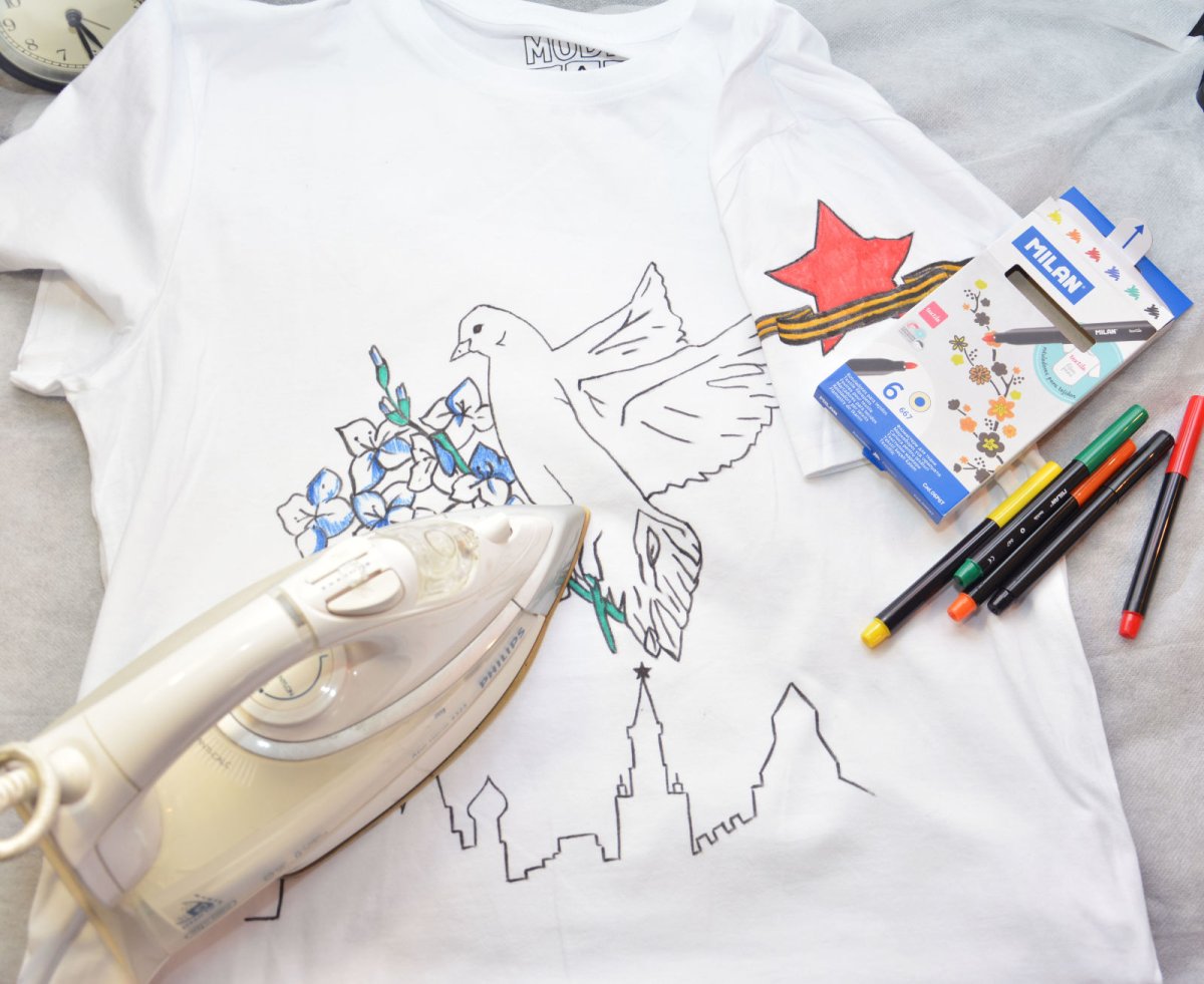 Разрисованная футболка маркером