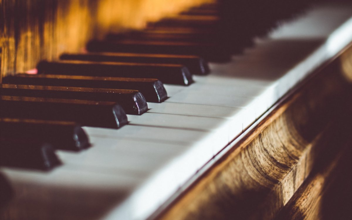 Пианино коричневые клавиши