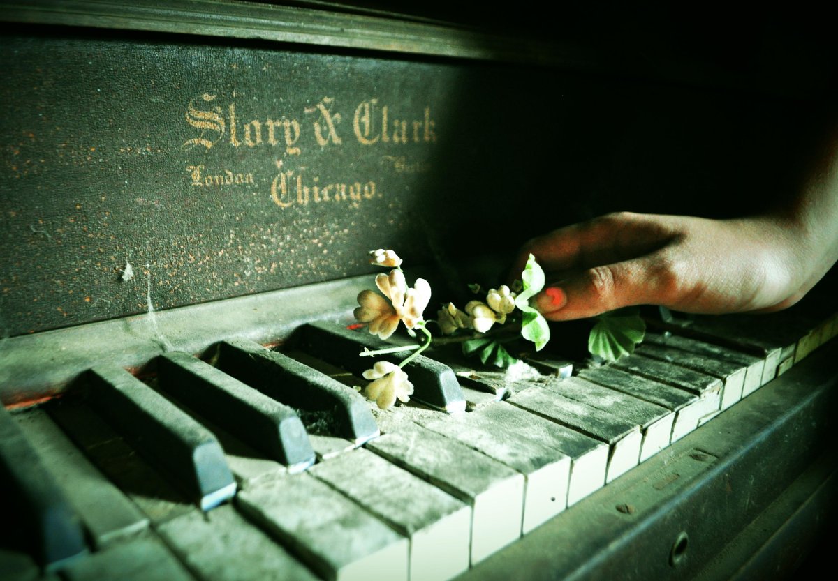 Фотосессия с фортепиано