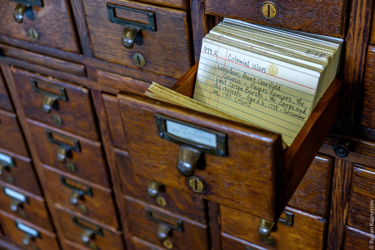 Необычная реклама канцелярии