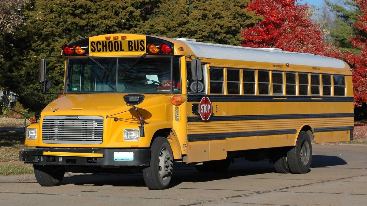 Школьный автобус. Школьный автобус США. Американский желтый автобус. Жёлтый школьный автобус. Желтый школьный автобус