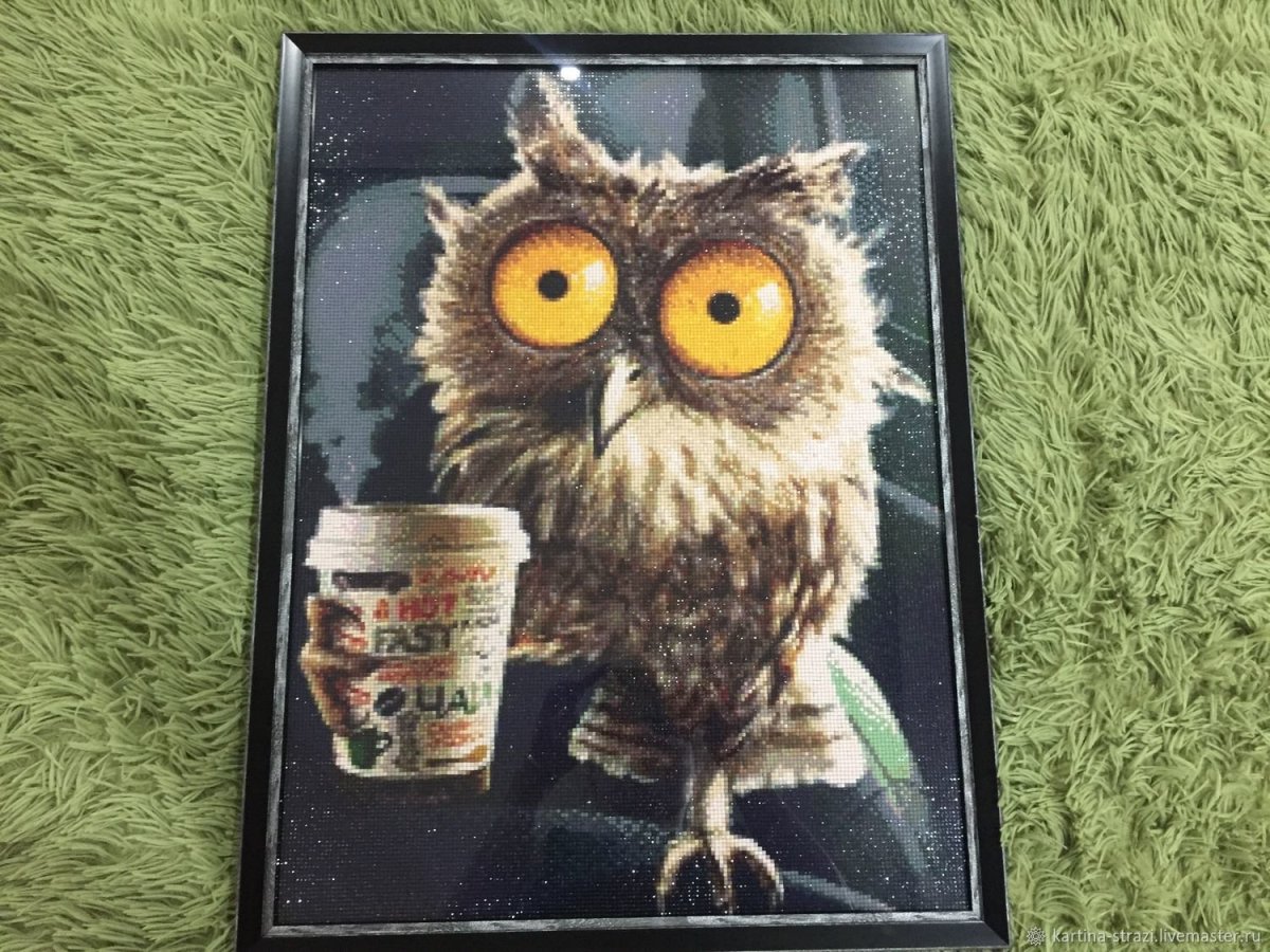 Сова с чашкой кофе