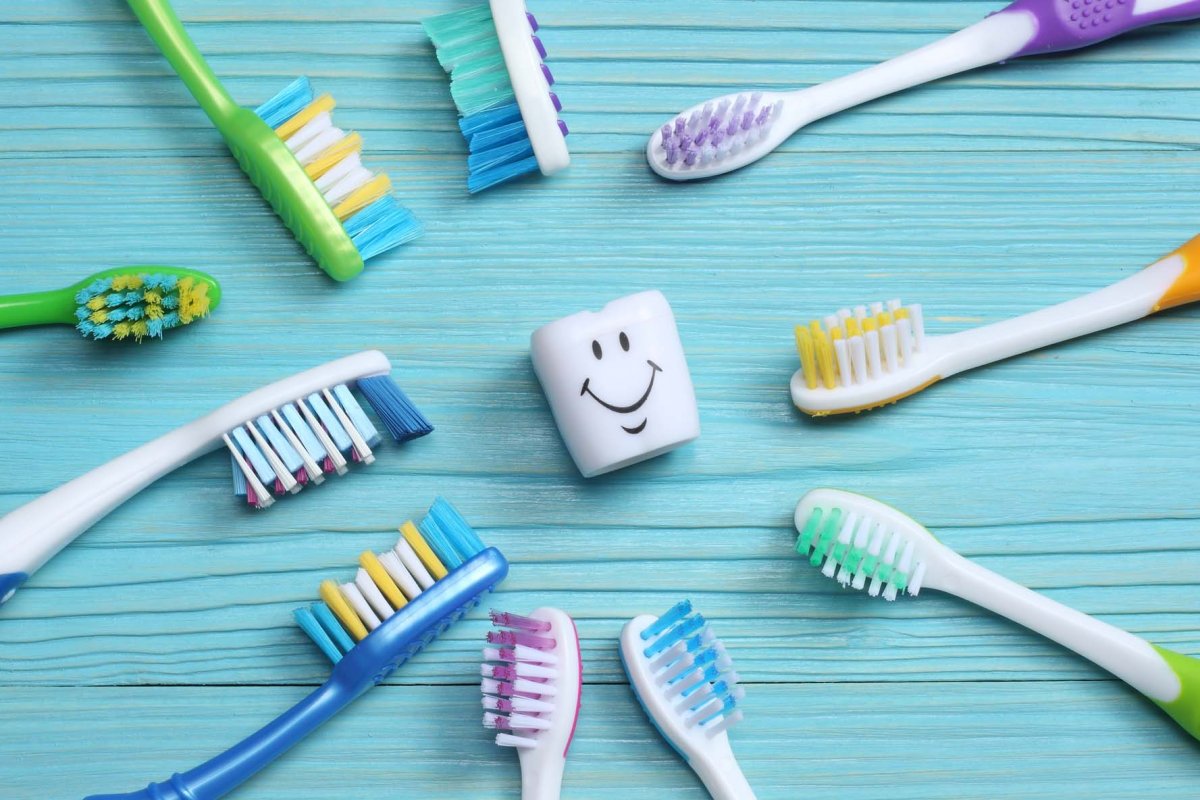 Зубные щетки фон
