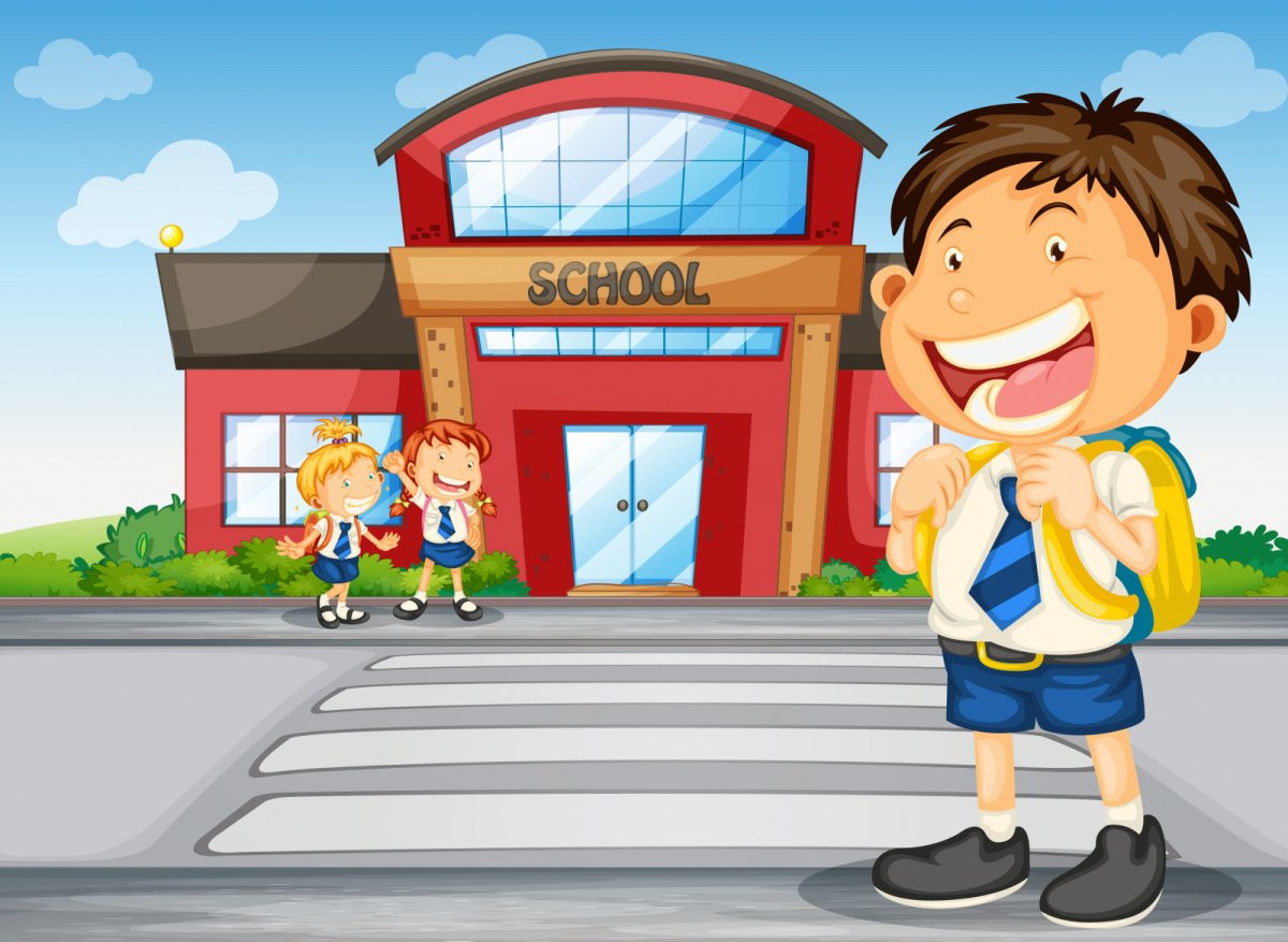 Мальчик идет домой из школы